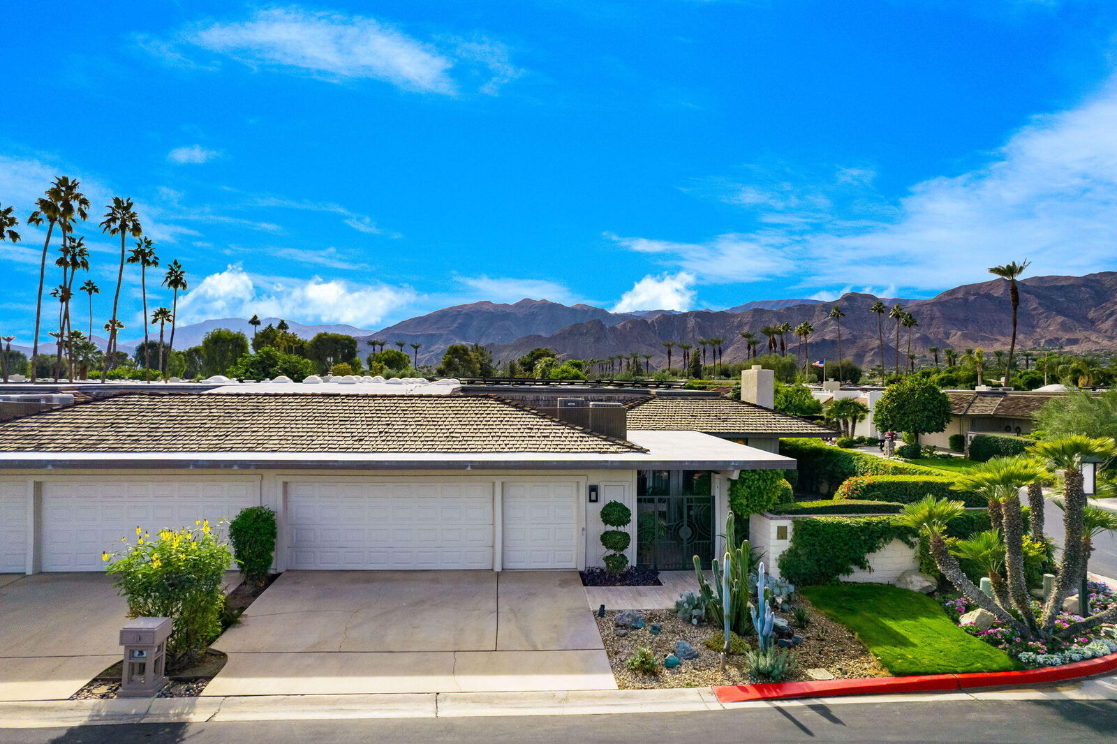 Property Photo:  1 Briarcliff Court  CA 92270 