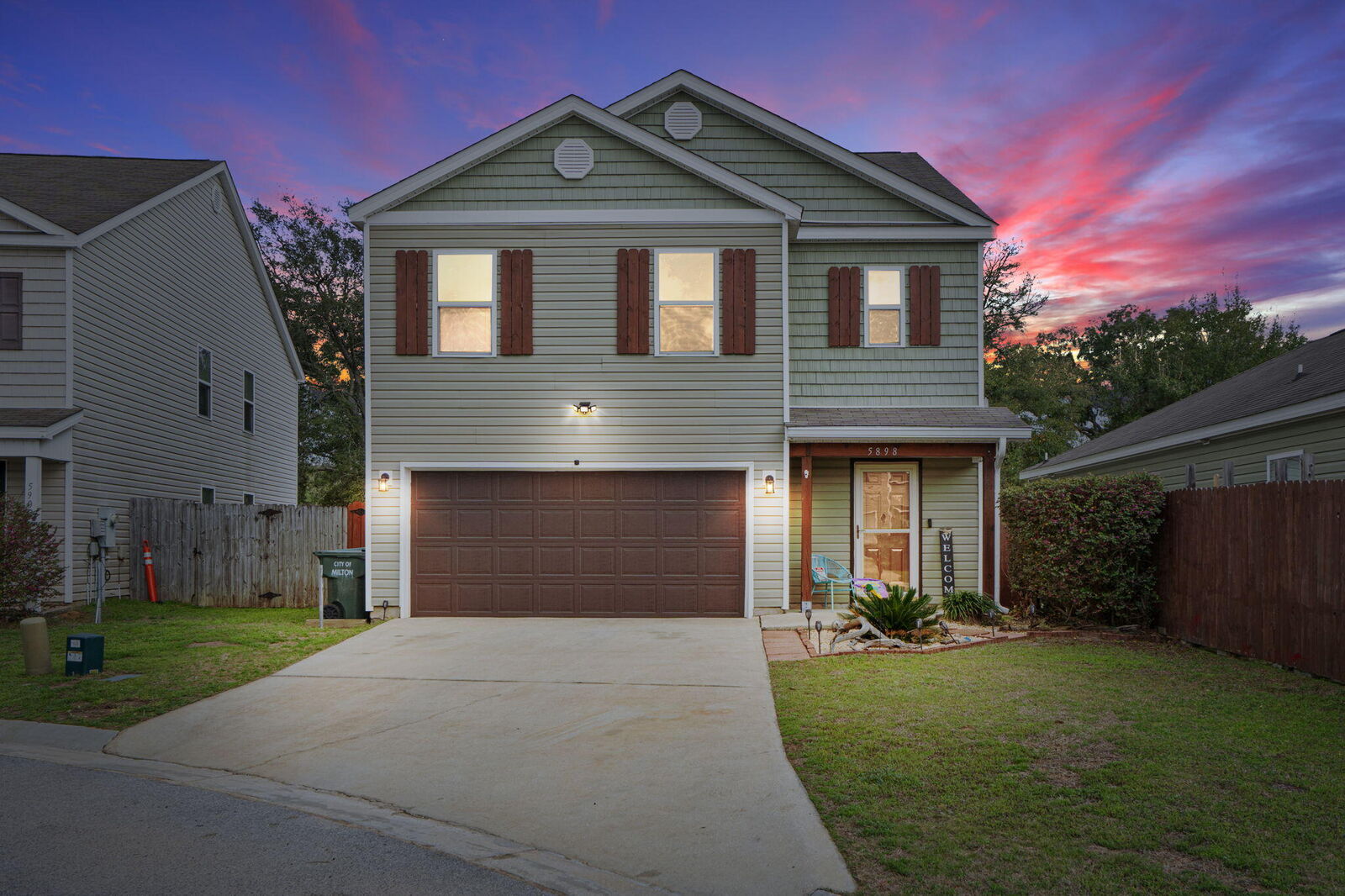 Property Photo:  5898 Little Leaf Court  FL 32570 