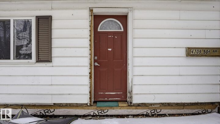 Property Photo: 4709 50A Avenue AB T0C 1V0