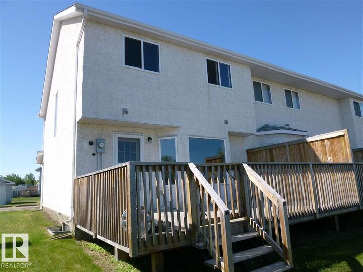 Property Photo: 1 Aberdeen Way 101 AB T7Z 1M9