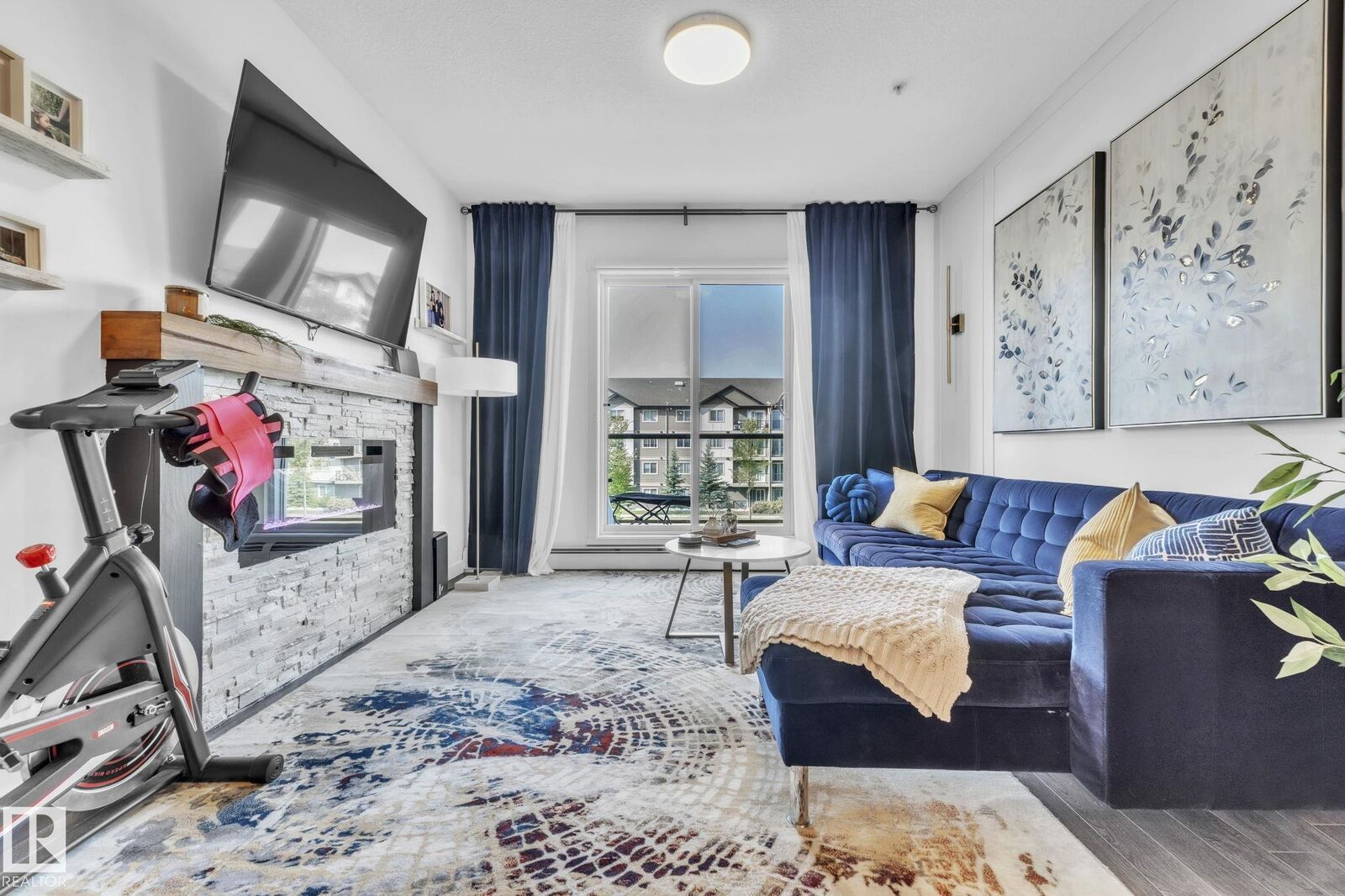 Property Photo:  812 Welsh Drive SW 203  AB T6X 1Y7 