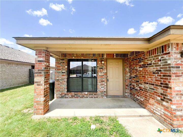 Property Photo: 1303 Nicholas Circle TX 76542