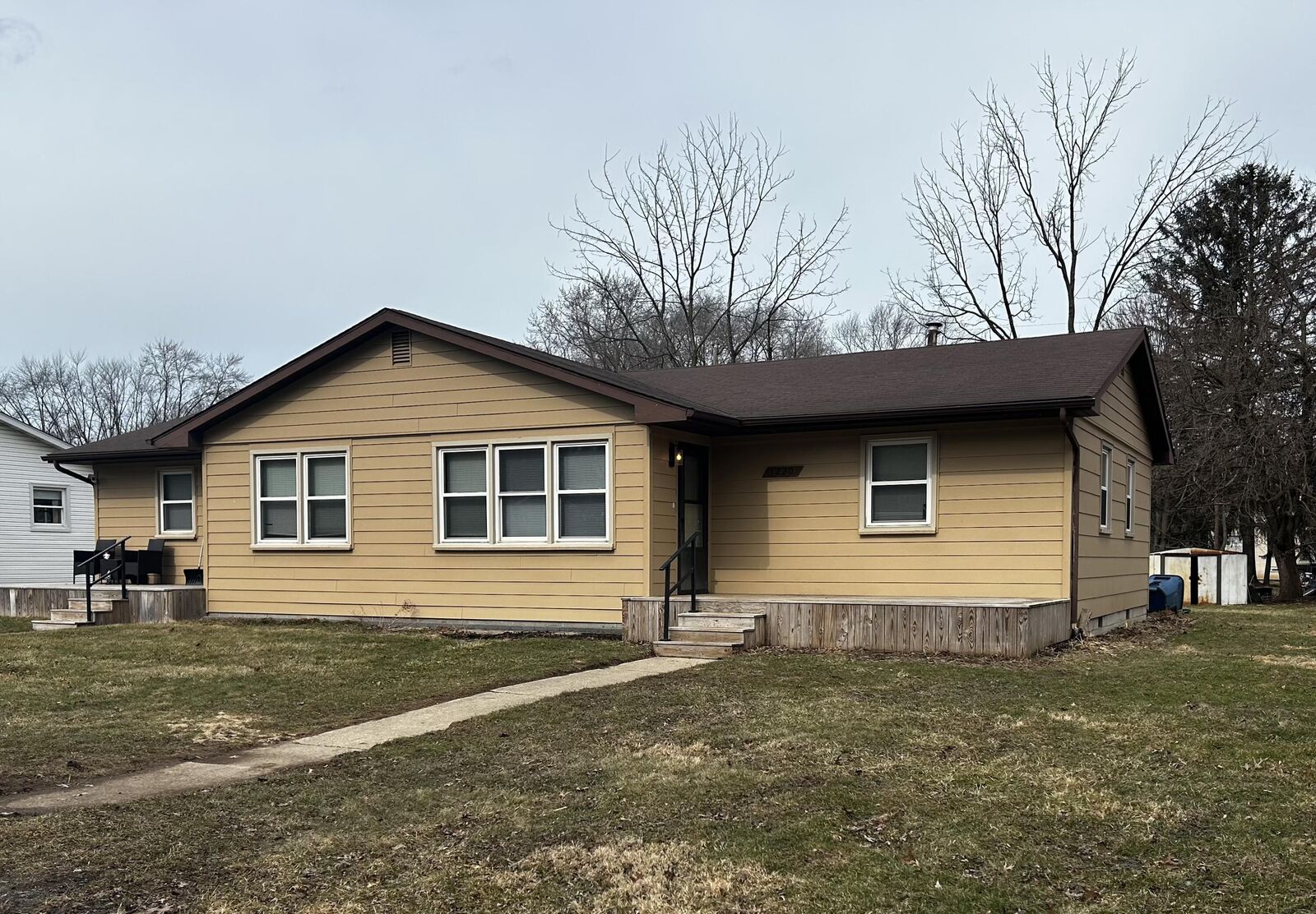 Property Photo: 1220-1222 Park Avenue IN 46304