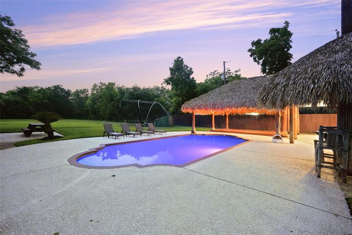 Property Photo:  1910 Avenue L  TX 77510 