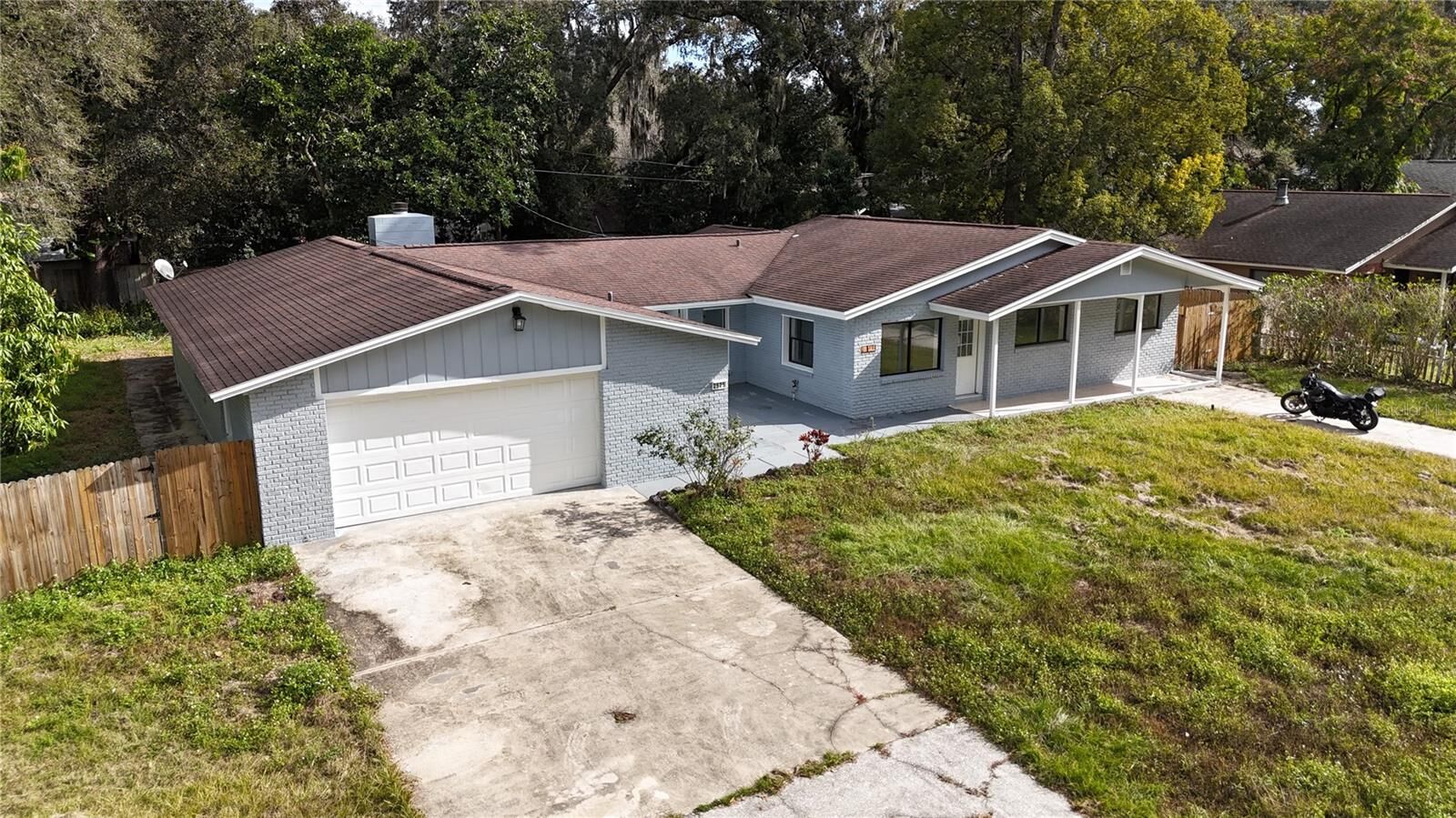 Property Photo: 2525 Poinsetta Avenue FL 32773