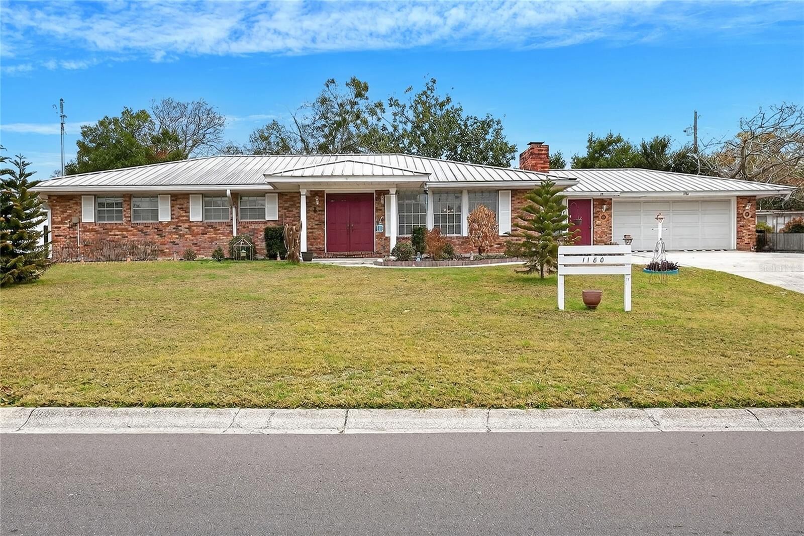 Property Photo:  1180 Yarnell Avenue  FL 33853 