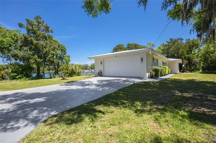 Property Photo: 3861 N Ringdove Point FL 34428