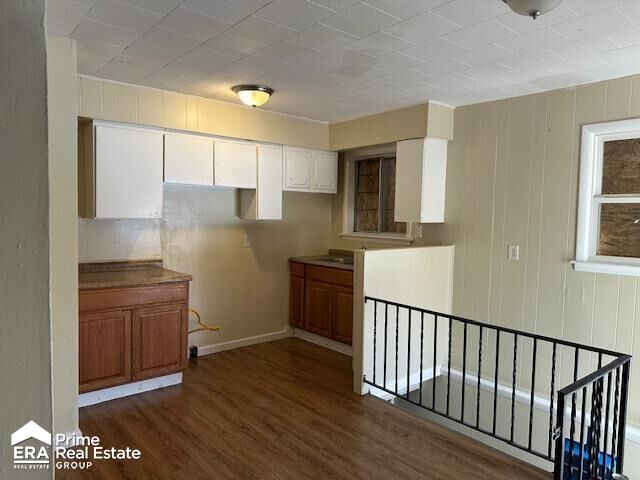 Property Photo:  1080 E Cornell Avenue  MI 48505 