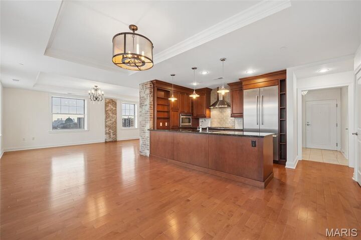 Property Photo: 232 N Kingshighway Boulevard 1209 MO 63108