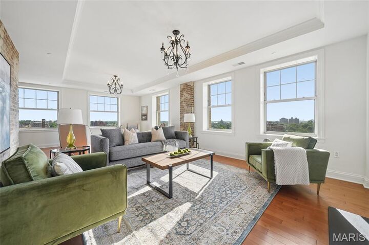 Property Photo:  232 N Kingshighway Boulevard 1209  MO 63108 