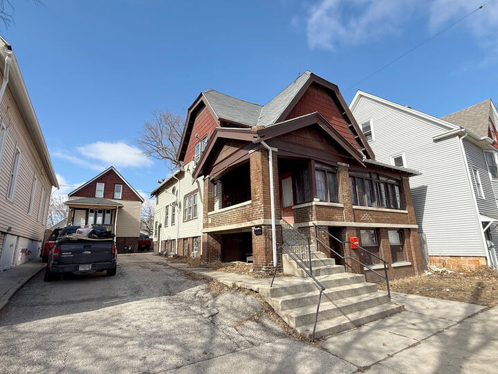 Property Photo:  1715 S 18th St 1719  WI 53204 