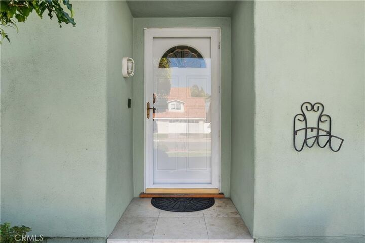 Property Photo:  5302 Kenilworth  CA 92649 