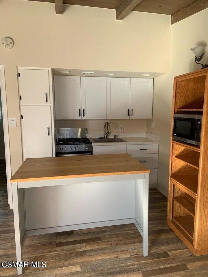 Property Photo:  1244 Devon Lane  CA 93001 