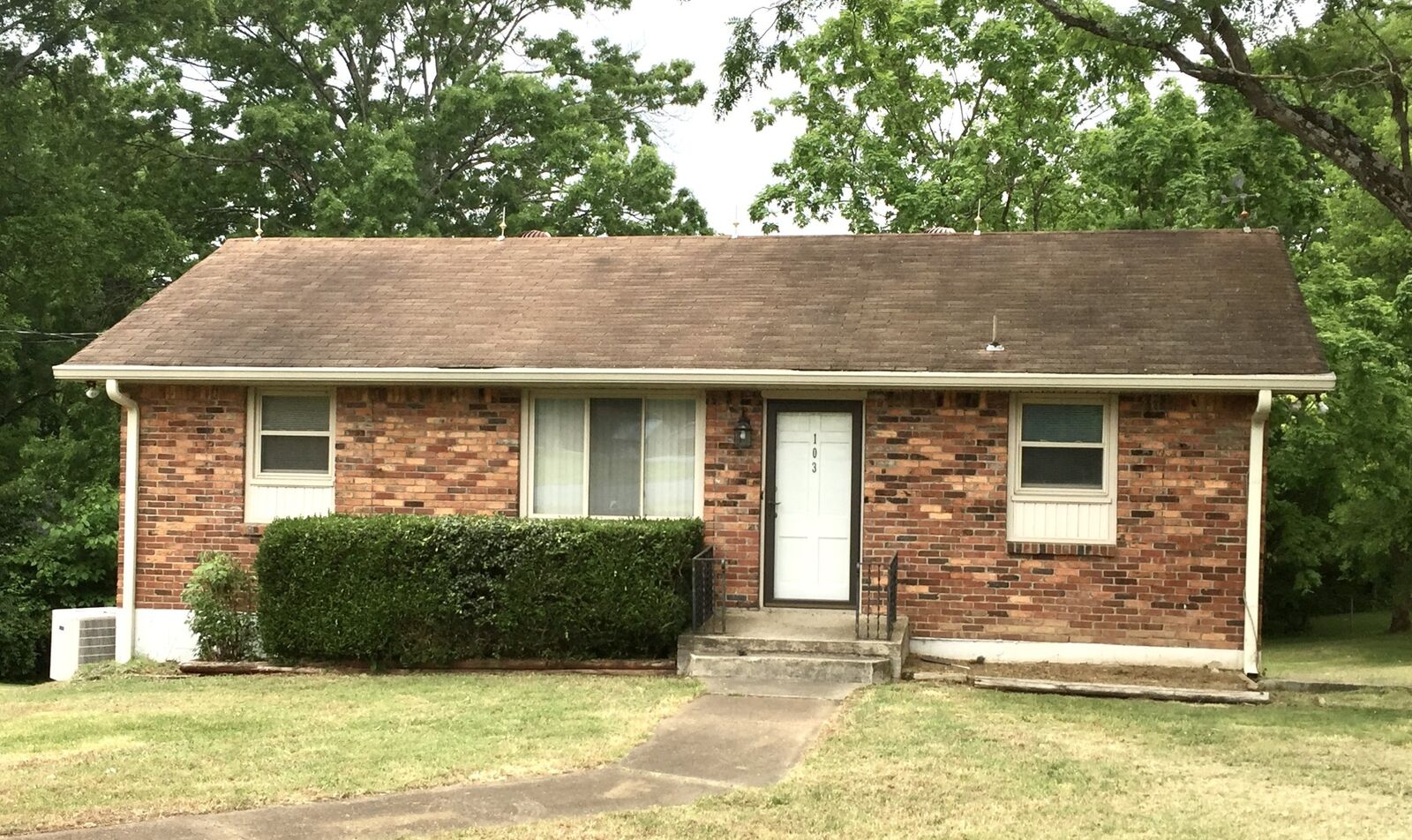 Property Photo:  103 Cranwill Dr  TN 37075 