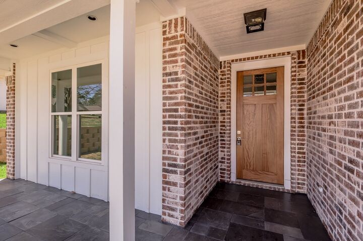 Property Photo:  825 Village Gate Circle  TX 75961 