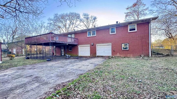 Property Photo: 604 Memorial Drive SW AL 35601