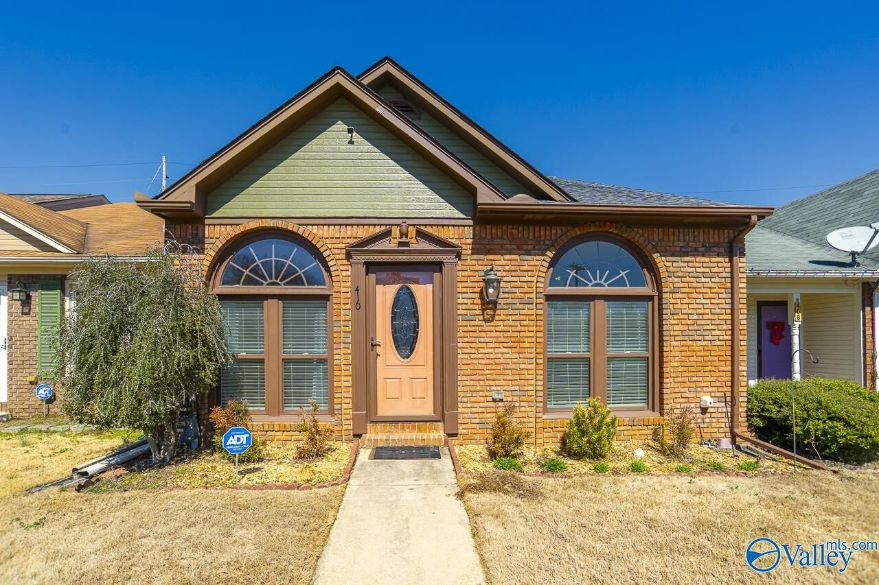 Property Photo:  410 Autumnwood Drive SW  AL 35601 