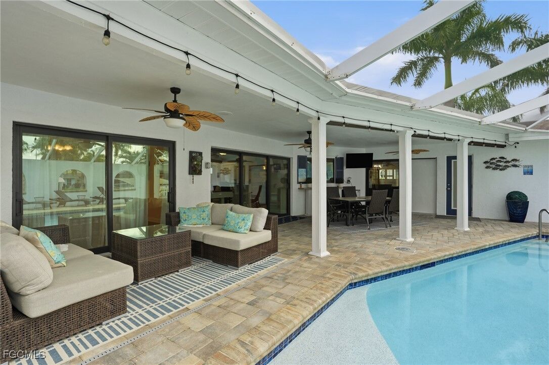 Property Photo:  3614 SE 17th Avenue  FL 33904 