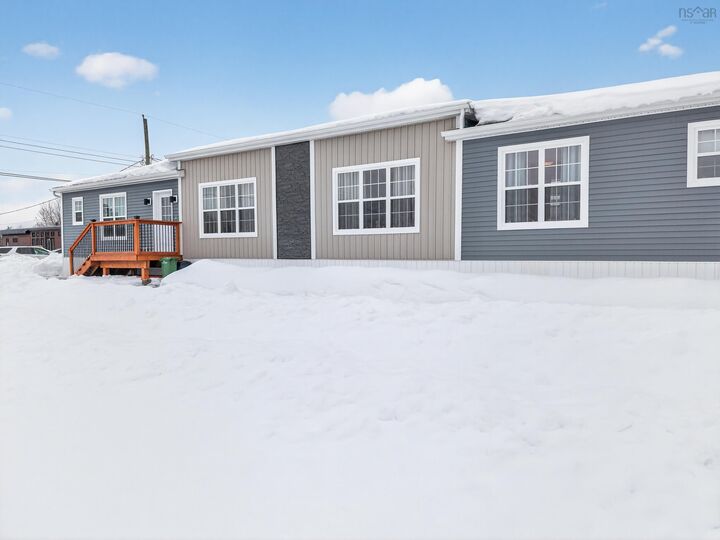 Property Photo:  82 Sunrise Court  NS B6L 0E9 