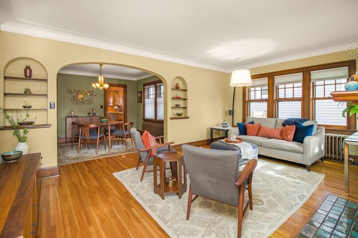 Property Photo:  1667 Niles Avenue  MN 55116 