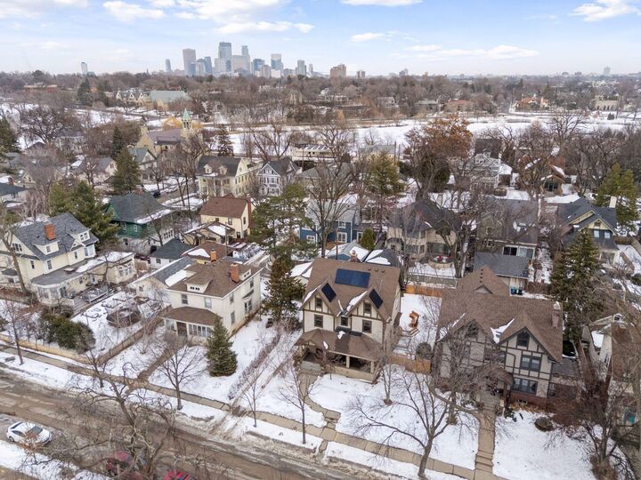 Property Photo:  2119 Oliver Avenue S  MN 55405 
