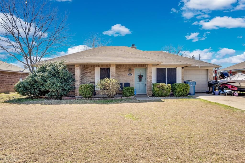 Property Photo: 114 Janis Street TX 76009