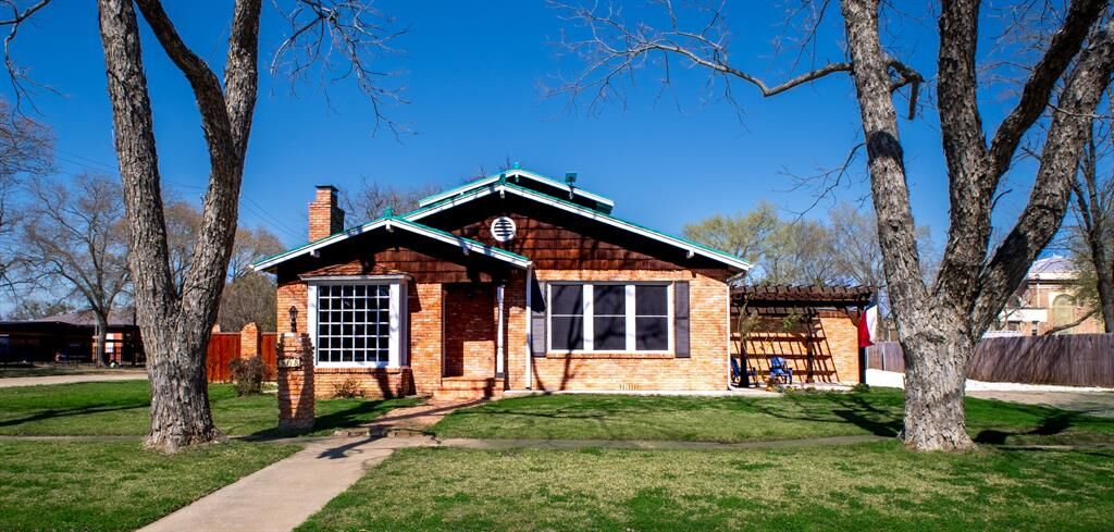 Property Photo: 308 W Colorado TX 76693
