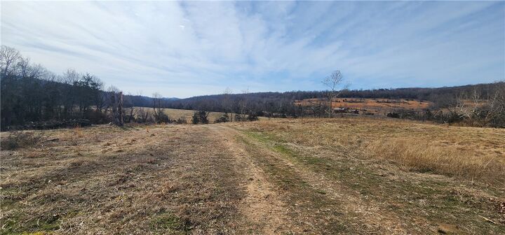 Property Photo: 1143 Madison 7615 AR 72740