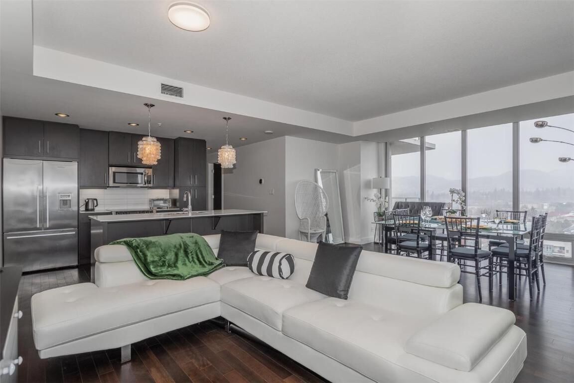 Property Photo:  2040 Springfield Road 1106  BC V1Y 9N7 