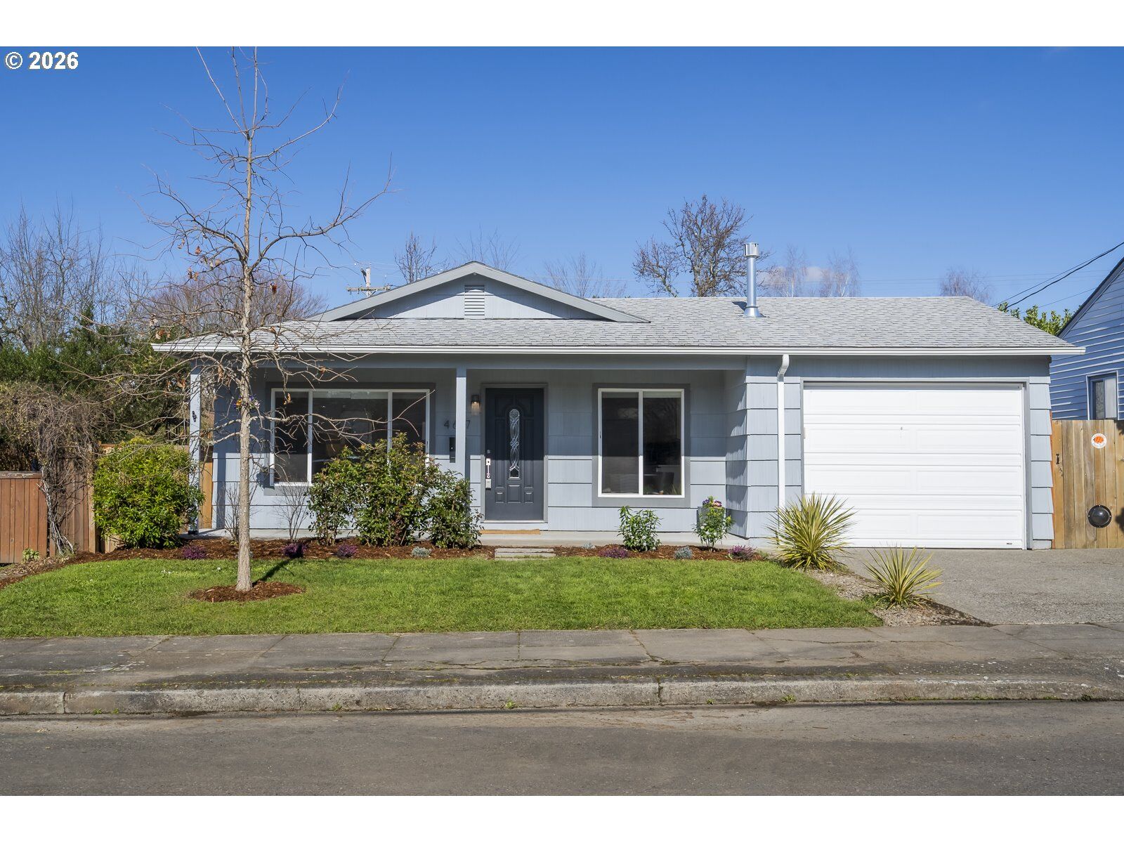 Property Photo:  4617 SE Windsor Ct  OR 97206 