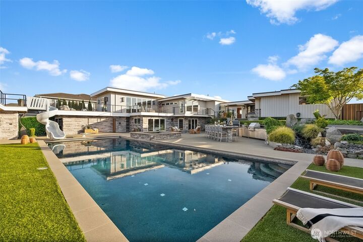 Property Photo:  3404  Shorecliff Drive NE  WA 98422 