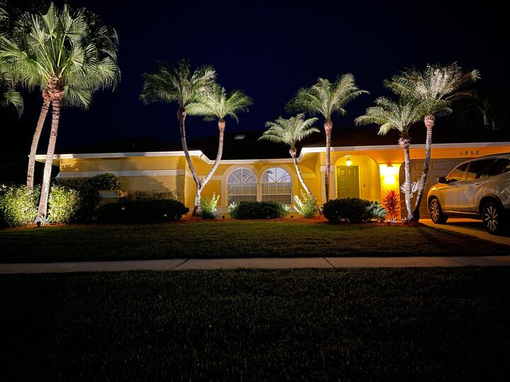 Property Photo: 1952 Primrose Lane FL 33414