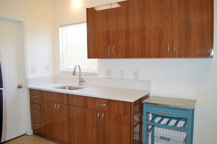 Property Photo: 1107 NW 2nd Avenue A FL 33311