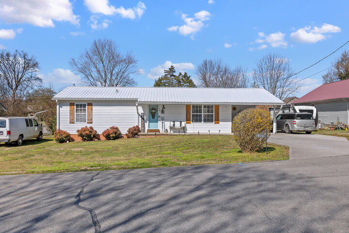 Property Photo:  906 Boaz Street  TN 37303 