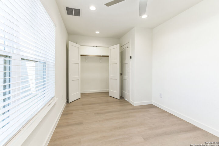 Property Photo:  307 S Olive St  TX 78203 