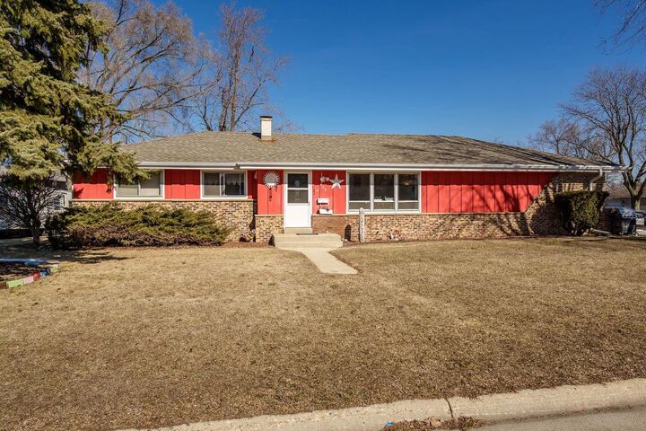 Property Photo: 602 West Hilltop Trail WI 53538