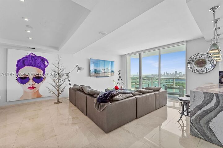 Property Photo: 650 West Ave Ph09 FL 33139