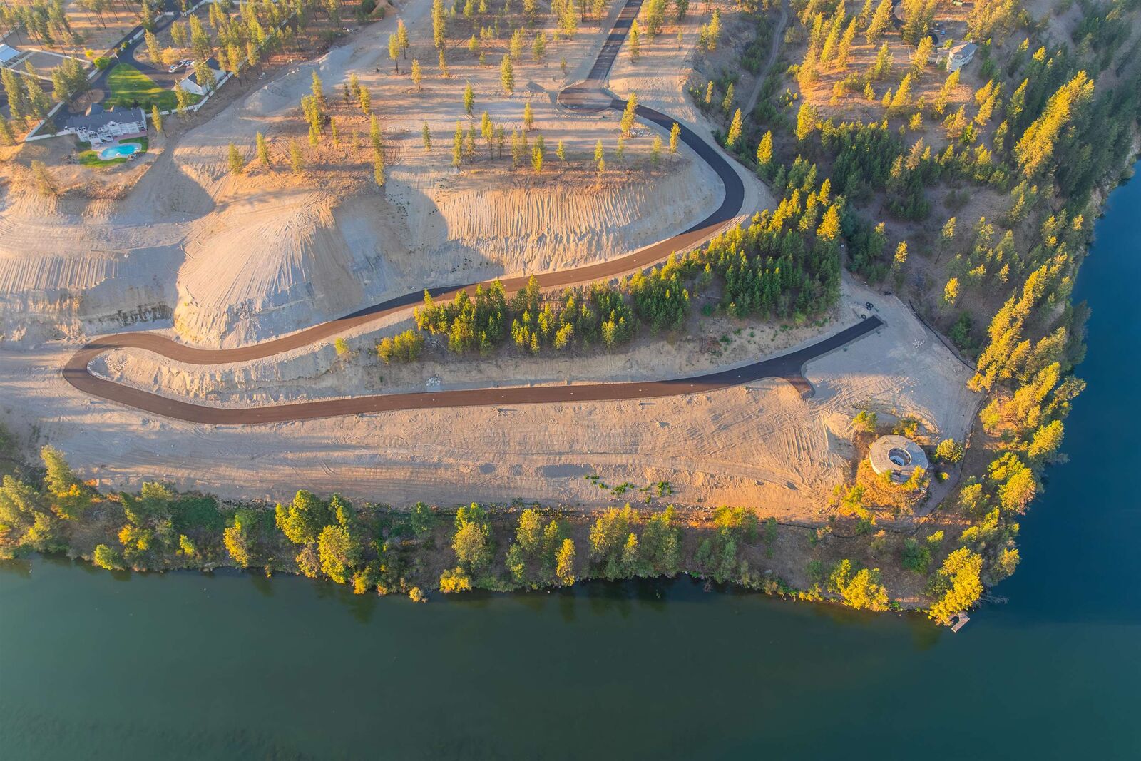 Property Photo:  208 Shoreline Way  WA 99026 