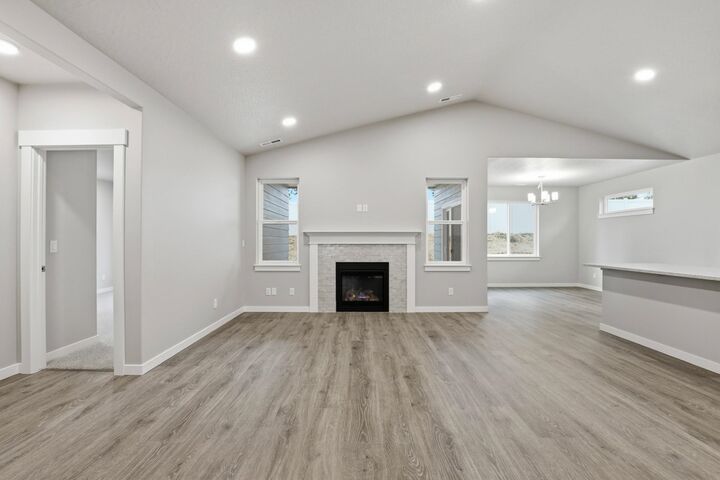 Property Photo:  5341 N Sun Beam Ln Orchard  WA 99217 