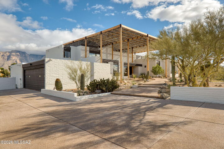 Property Photo:  2801 E Camino Norberto  AZ 85718 