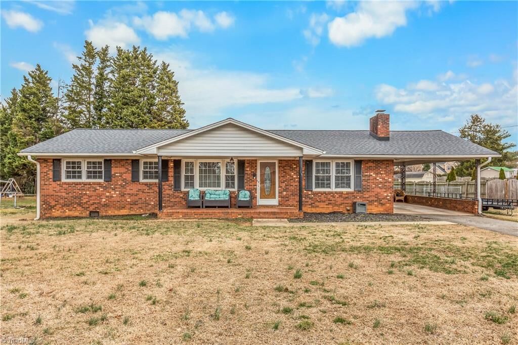 Property Photo:  919 Mayford Drive  NC 27284 