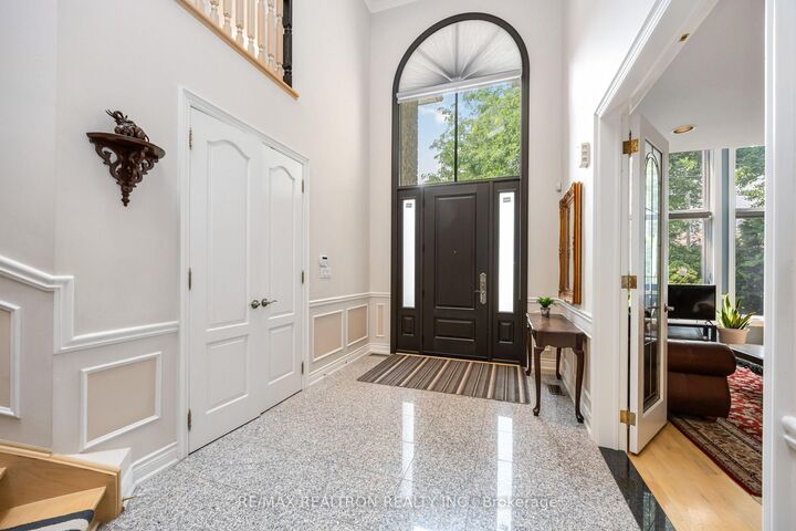 Property Photo: 77 Sprucewood Drive ON L3T 2P9