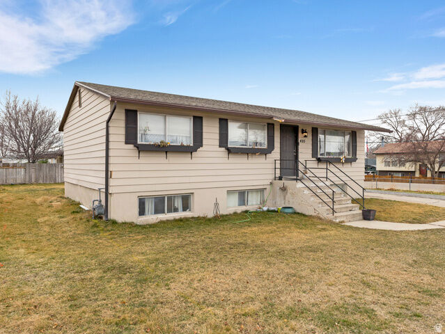 Property Photo: 495 W 1850 N UT 84043