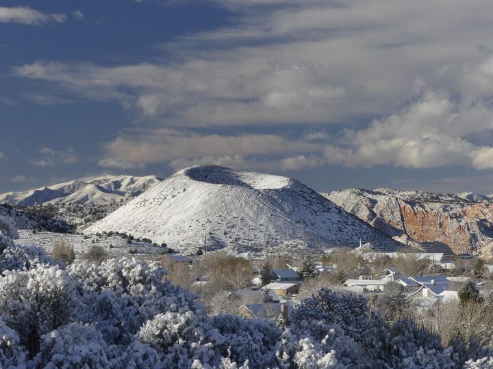 Property Photo:  1215 W Emerald Dr  UT 84770 