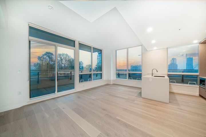 Property Photo: 5212 Cambie Street 503 BC V5Z 2Z7