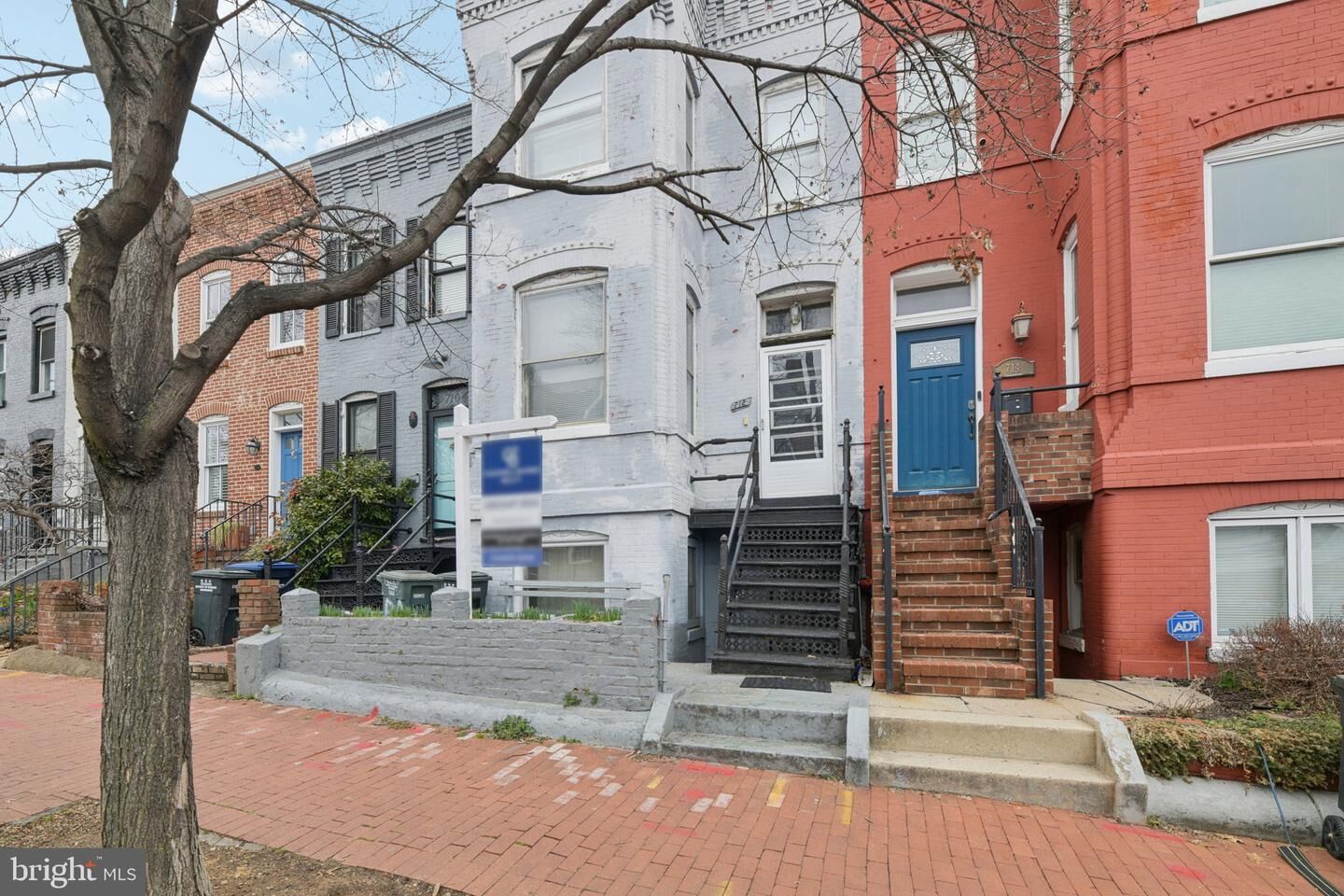 Property Photo:  712 4th Street SE  DC 20003 