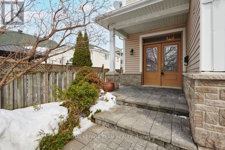 Property Photo: 162 Redcliff Avenue ON K2J 5J7