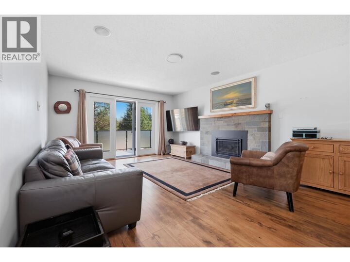 Property Photo:  1911 Deep Cove Road  BC V7G 1S7 