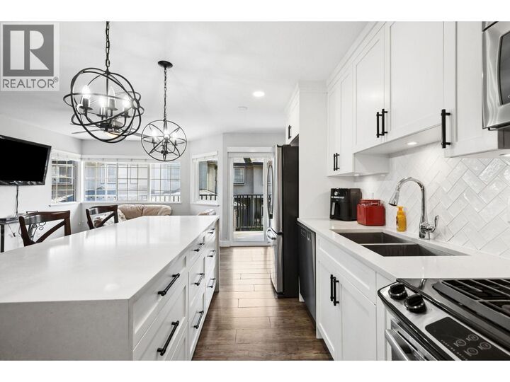 Property Photo:  22488 116 Avenue 33  BC V2X 0X6 