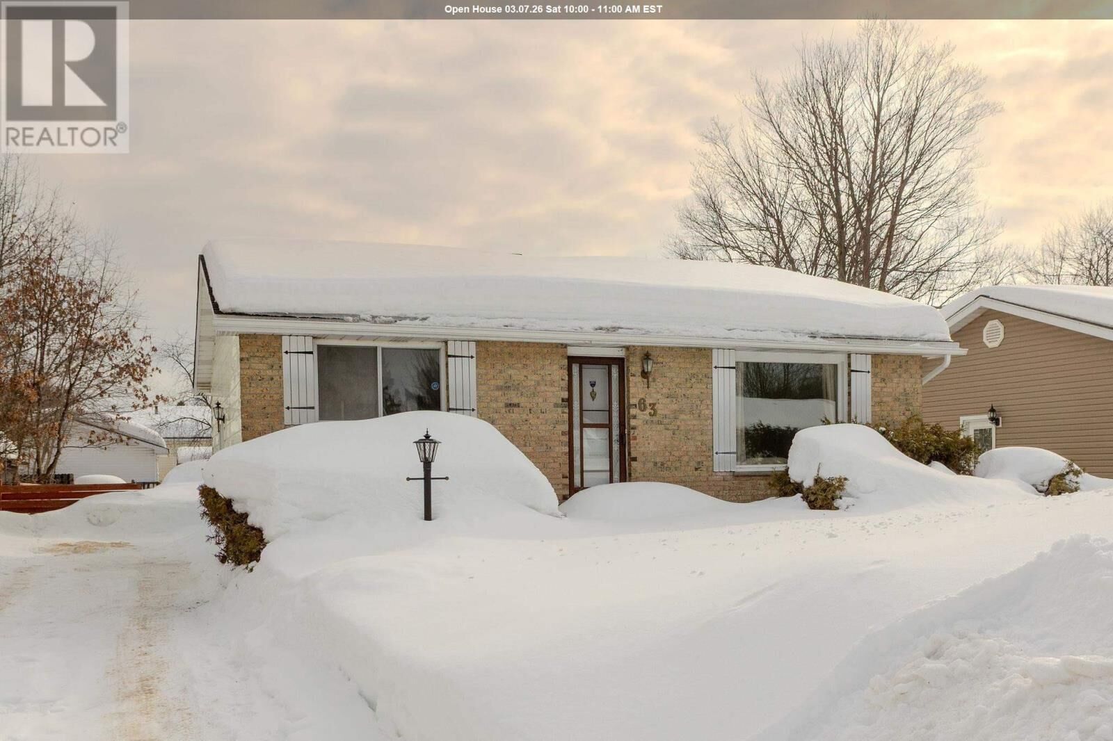 Property Photo:  63 Dauphin Dr  ON P6A 5E9 